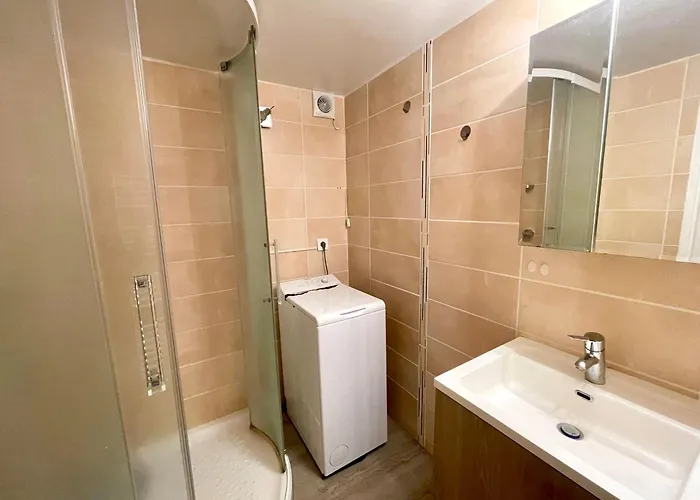 Casa de Férias Maison Confort Proche Avec Veranda Et Parking Privatif - Fr-1-231-240