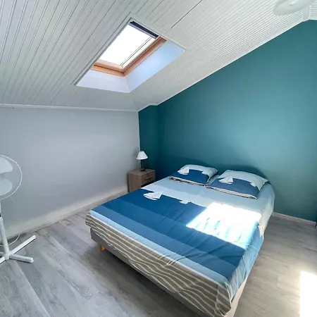 Holiday home Maison Confort Proche Avec Veranda Et Parking Privatif - Fr-1-231-240